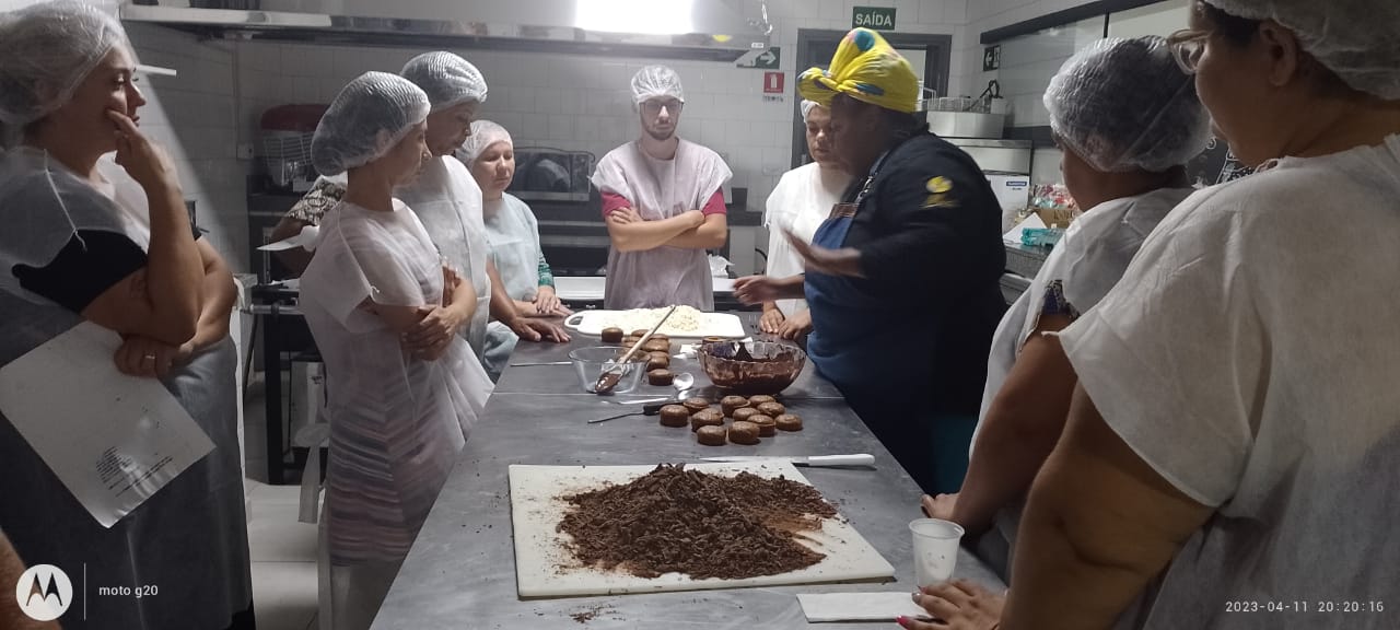 CURSO DE PÃO DE MEL NO COZINHALIMENTO FOI UM SUCESSO