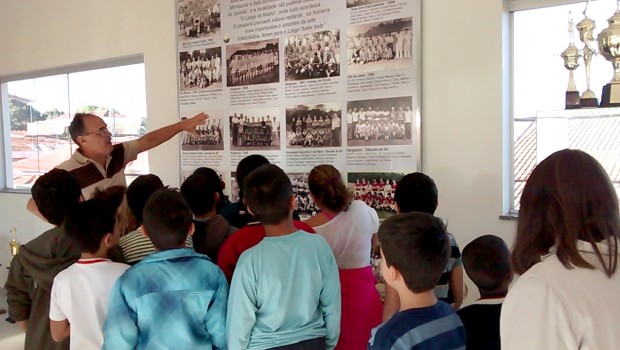 Alunos visitam o Memorial do Futebol Ramiro Lúcio Pereira