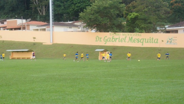 Campos de futebol receberão manutenção