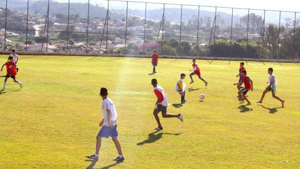 Confira o horário das aulas de futebol da Prefeitura
