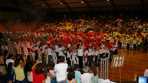Formatura da rede municipal homenageou artista plástico Jack Ronc