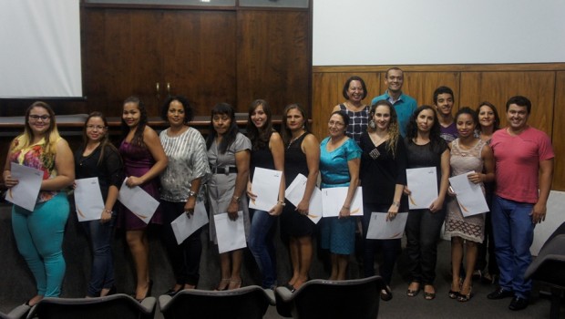 Alunos receberam certificados do curso de operador de computador do Pronatec