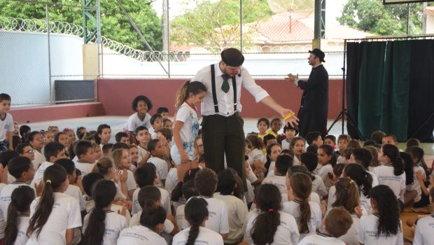 CARAVANA KIDS REALIZOU APRESENTAÇÃO NA EMEB PADRE DONIZETTI
