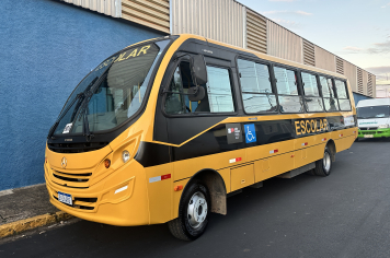 PREFEITURA ENTREGA NOVO ÔNIBUS À APAE DE VARGEM GRANDE DO SUL