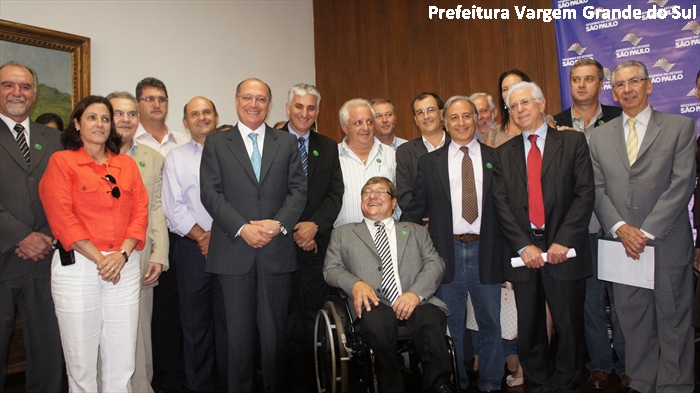 Governador assina projeto de Lei que traz Unesp para São João