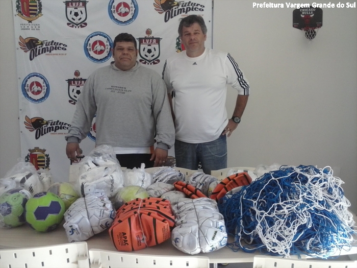 Vargem recebe novos materiais esportivos