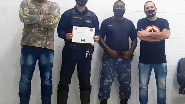 CANIL ATAC DA GCM DE VARGEM GRANDE DO SUL RECEBE CERTFICADO DE BUSCA E CAPTURA