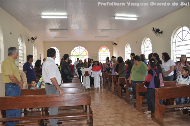 Missa e Sarau marcaram 20 anos da escola Mário Beni