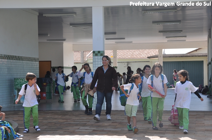 Alunos das escolas municipais voltam às aulas dia 18