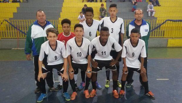 VARGEM VENCE NO FUTSAL DE BASE
