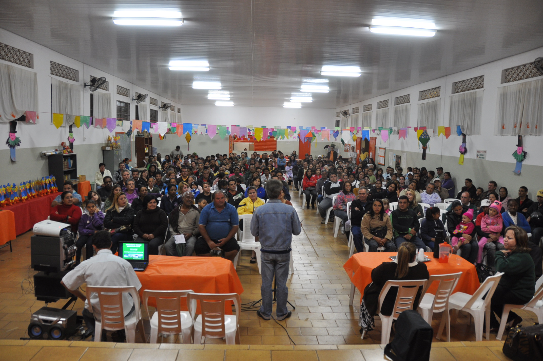 CDHU se reúne com beneficiários