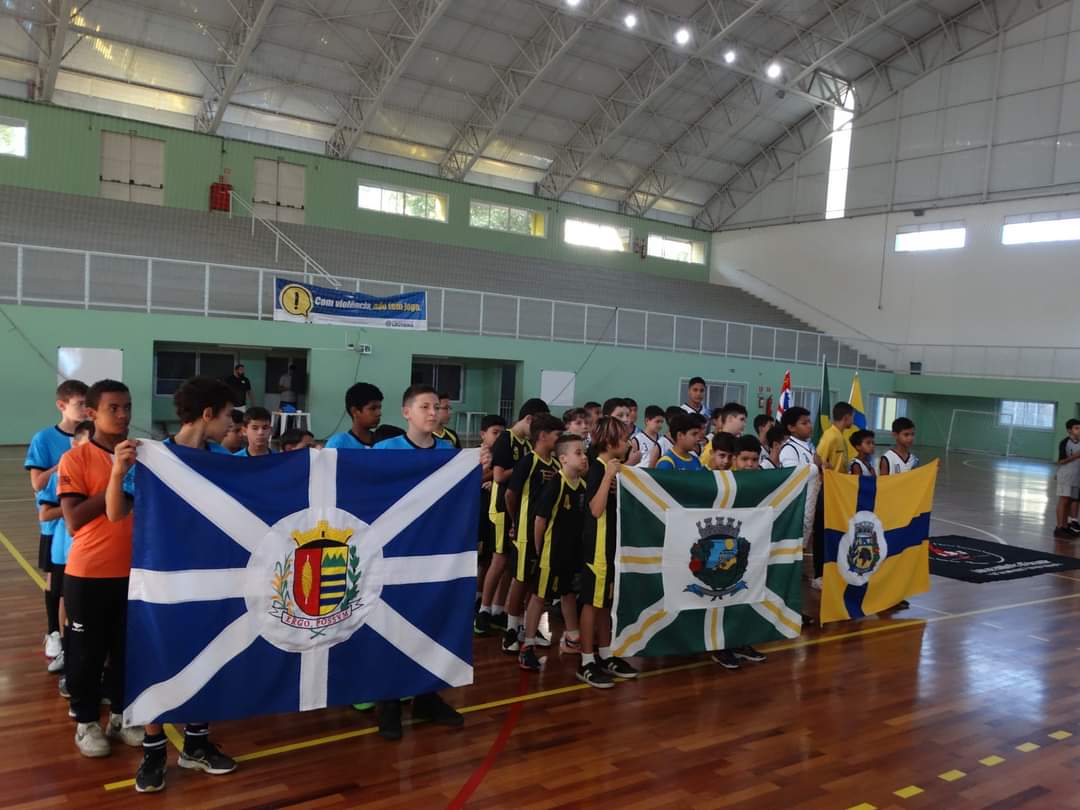 PROJETO ATLETAS NOTA 10 JOGOU EM LOUVEIRA PELA LIGA DE HANDEBOL DO INTERIOR