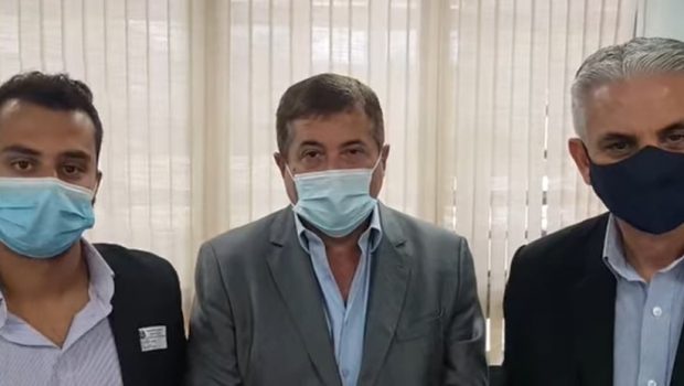 PREFEITO ASSINA CONVÊNIO  DO PROGRAMA “MELHOR CAMINHO”PARA RECUPERAÇÃO DE ESTRADAS RURAIS