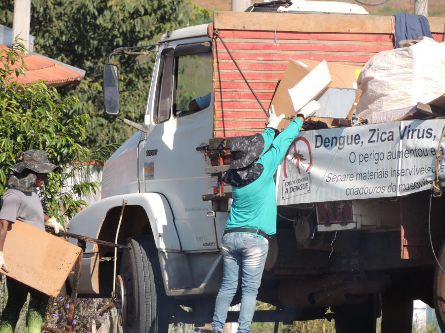 MUTIRÃO DA DENGUE PERCORREU BAIRROS DA CIDADE