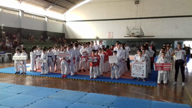 8ª Copa Vargengrandense de Karatê UCKA conquista 16 medalhas