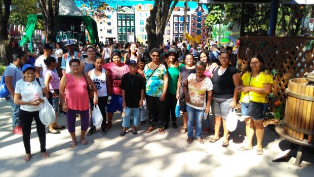 PARTICIPANTES DE CURSO DE JARDINAGEM VISITAM HOLAMBRA E RECEBEM CERTIFICADO