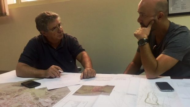 Prefeitura entrega levantamento planialtimétrico da voçoroca ao DAEE