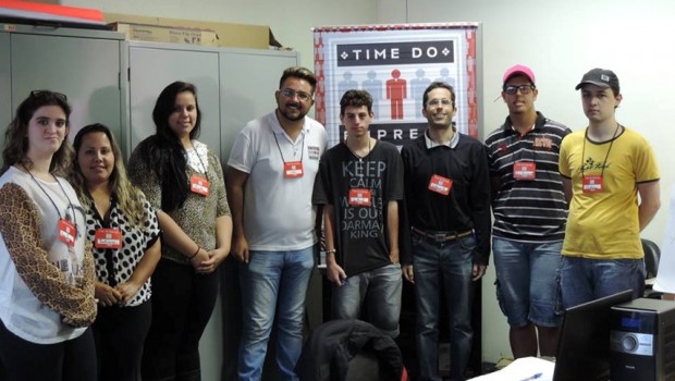 Jovens participam do curso Time do Emprego em Vargem