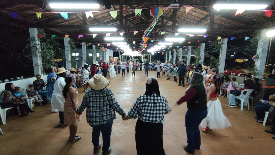 Festa Junina da Frente Social reúne centenas