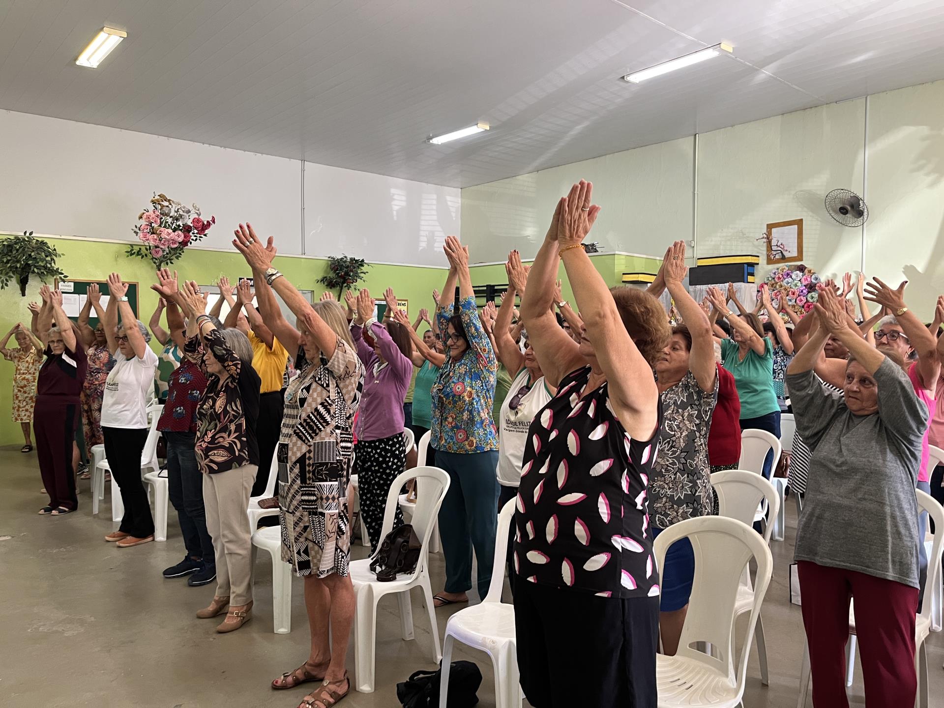 Homenagem ao Dia das Mães no CCI “Haydeé e Antônio Longuini Neto”