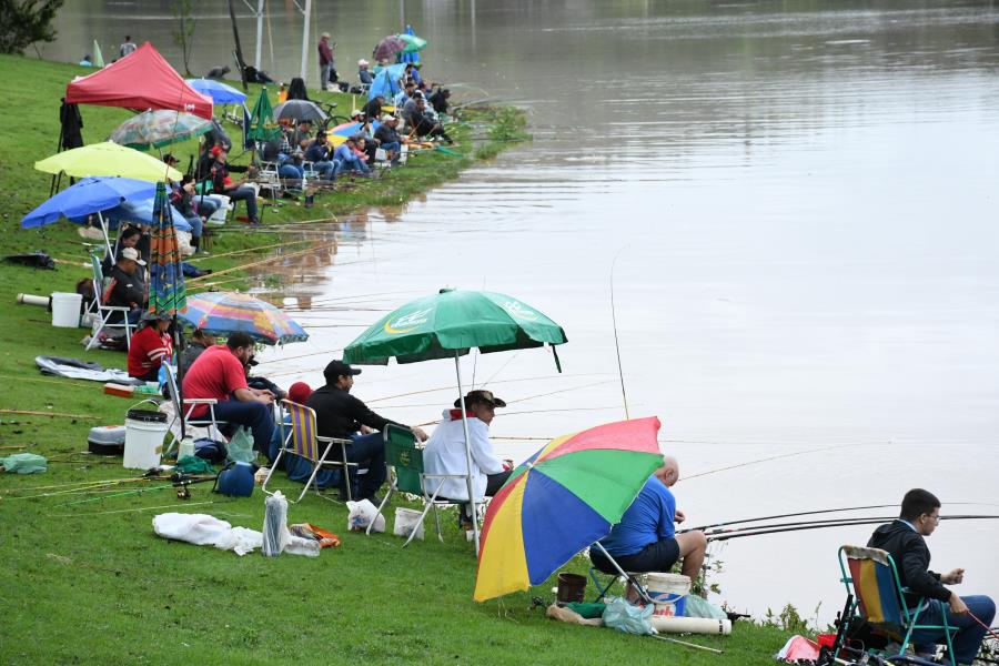 MILHARES DE PESSOAS PARTICIPARAM DO 7º TORNEIO DE PESCA