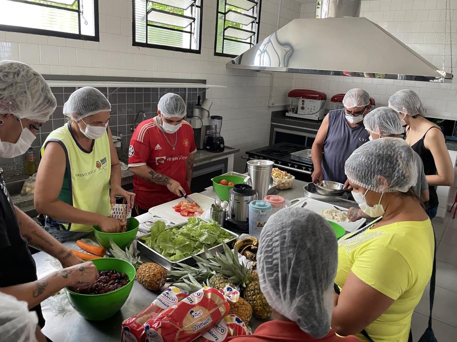 FRENTE SOCIAL PARTICIPA DE CURSO NO COZINHALIMENTO