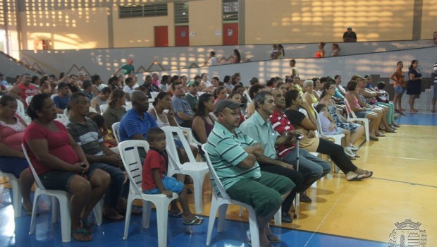 Moradores do Conjunto Habitacional Antônio Ribeiro Filho participam de palestra sobre educação ambiental