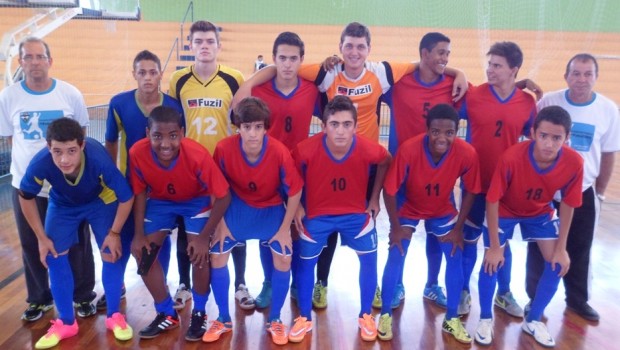 Sub 15 e sub 17 vencem São Sebastião da Grama no Regional de Futsal