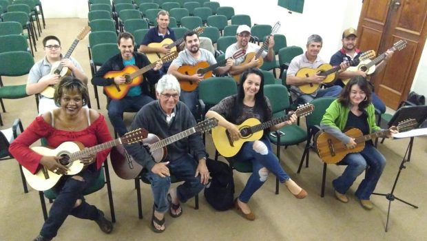COMEÇARAM AS AULAS DO SEGUNDO MÓDULO DO CURSO DE VIOLA