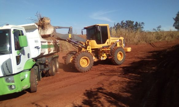 DSUR CONTINUA REALIZANDO MANUTENÇÃO DAS ESTRADAS RURAIS DO MUNICÍPIO