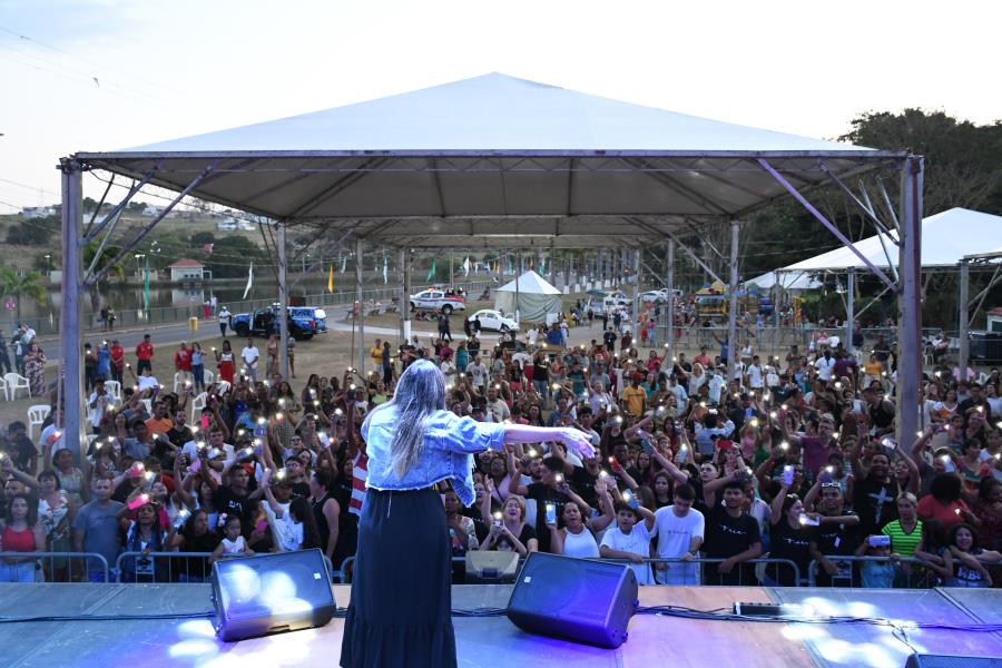 SORAYA MORAES REALIZOU SHOW NA REPRESA COM A PRESENÇA DE MILHARES DE PESSOAS