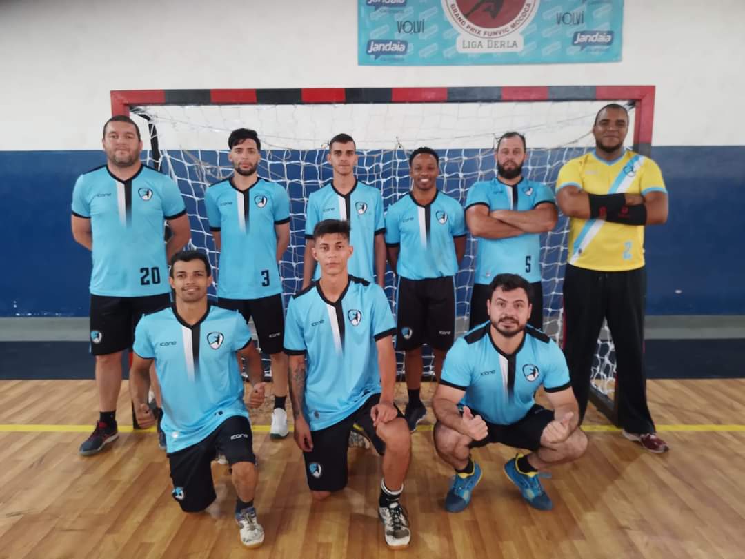 EQUIPE DE HANDEBOL ADULTO ESTREIA N0 3º TORNEIO INTERMUNICIPAL DE HANDEBOL.