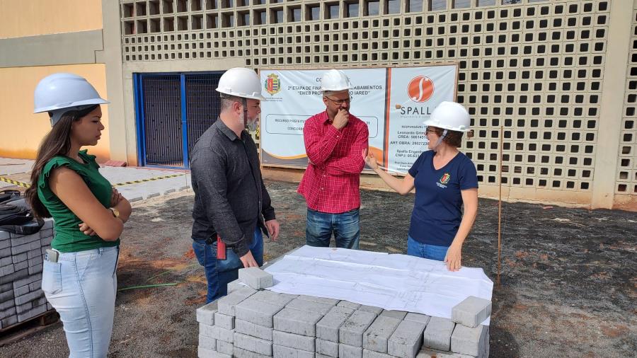 CONSTRUÇÃO DA ESCOLA PROF. FLÁVIO IARED ESTÁ EM FASE DE ACABAMENTO