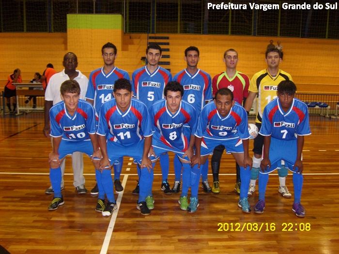 Equipe adulta de futsal joga terça e quinta-feira pelo torneio preparatório de futsal