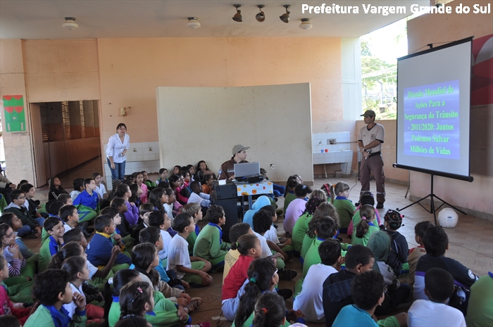 Departamento de Trânsito promove palestras nas escolas