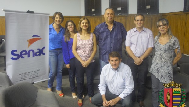 Alunos recebem certificado do Senac