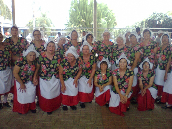 “Idade Feliz” de Vargem se apresenta em Holambra