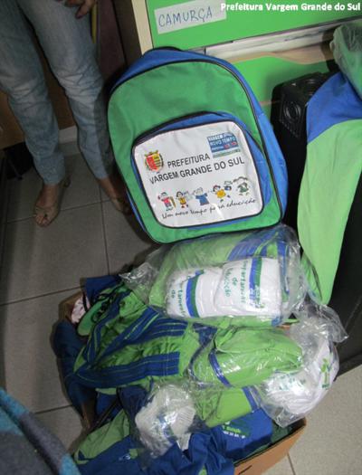 Prefeitura deve aproveitar uniformes escolares novos, ainda não distribuídos