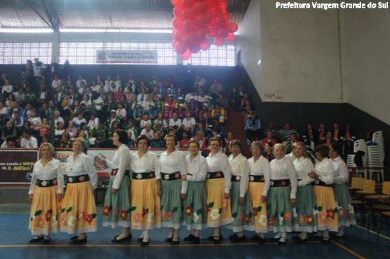 Grupo Idade Feliz de Vargem participa dos Jogos Regionais em São João da Boa Vista