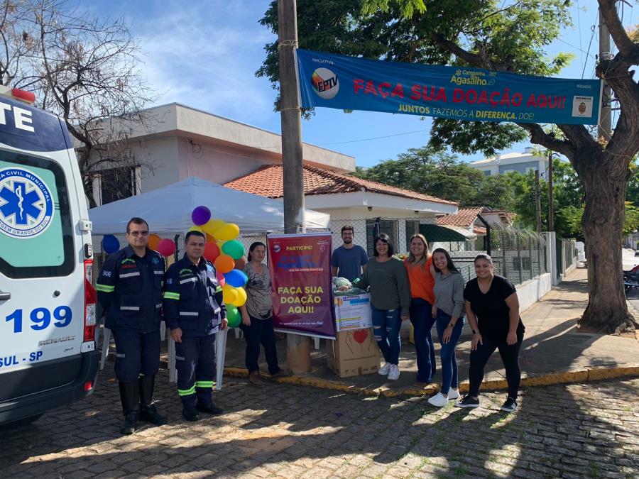 AÇÃO SOCIAL REALIZOU CAMPANHA DO AGASALHO NO SISTEMA DRIVE THRU