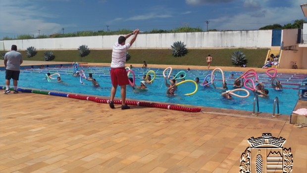Piscinas públicas reabrirão a partir do dia 29 de janeiro