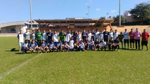 ESCOLINHA DE FUTEBOL DISPUTA NOS JOGOS ABERTOS DA JUVENTUDE