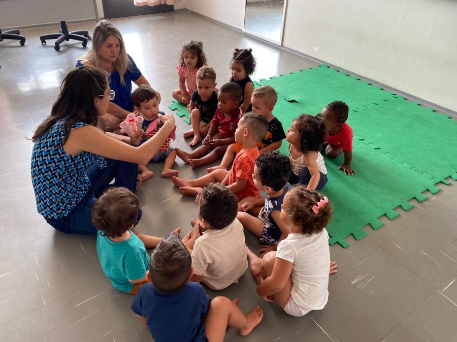 CRECHES MUNICIPAIS REALIZAM DIARIAMENTE ATIVIDADES DE DESENVOLVIMENTO COM AS CRIANÇAS