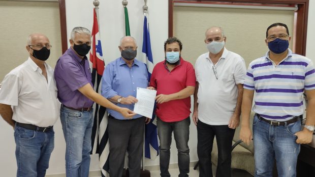 PREFEITO RECEBE DEPUTADO ESTADUAL BARROS MUNHOZ E EXPÕE DIFICULDADE FINANCEIRA DO HOSPITAL