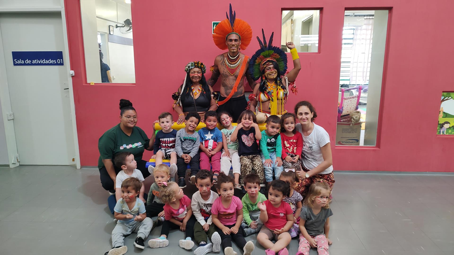 ÍNDIA TAMIKUA PATAXÓ ESTEVE NA CRECHE “ZINHA CORDEIRO”