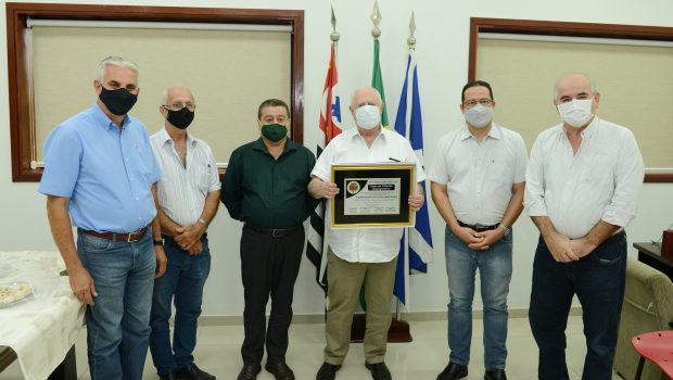 DEPUTADO BARROS MUNHOZ ANUNCIOU 300 MIL PARA O MUNÍCIPIO