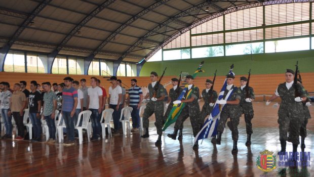 PREFEITO PARTICIPA DE CERIMÔNIA DE JURAMENTO À BANDEIRA NACIONAL