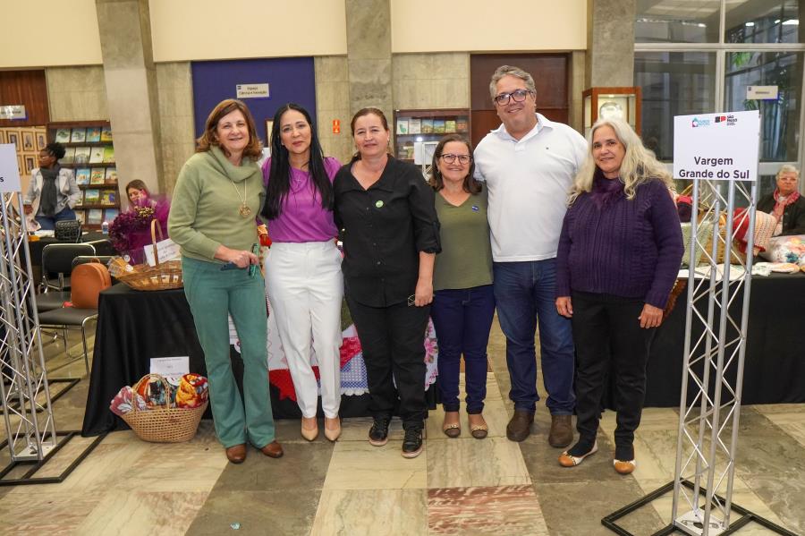 VARGEM PARTICIPA DE ENCONTRO COM PRIMEIRA DAMA DO ESTADO