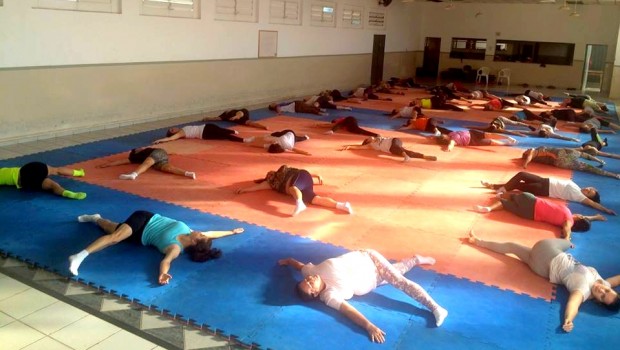 Atenção: aulas gratuitas de natação, ginástica e alongamento