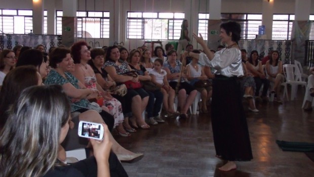 Professores participam de evento cultural com Tininha Calazans